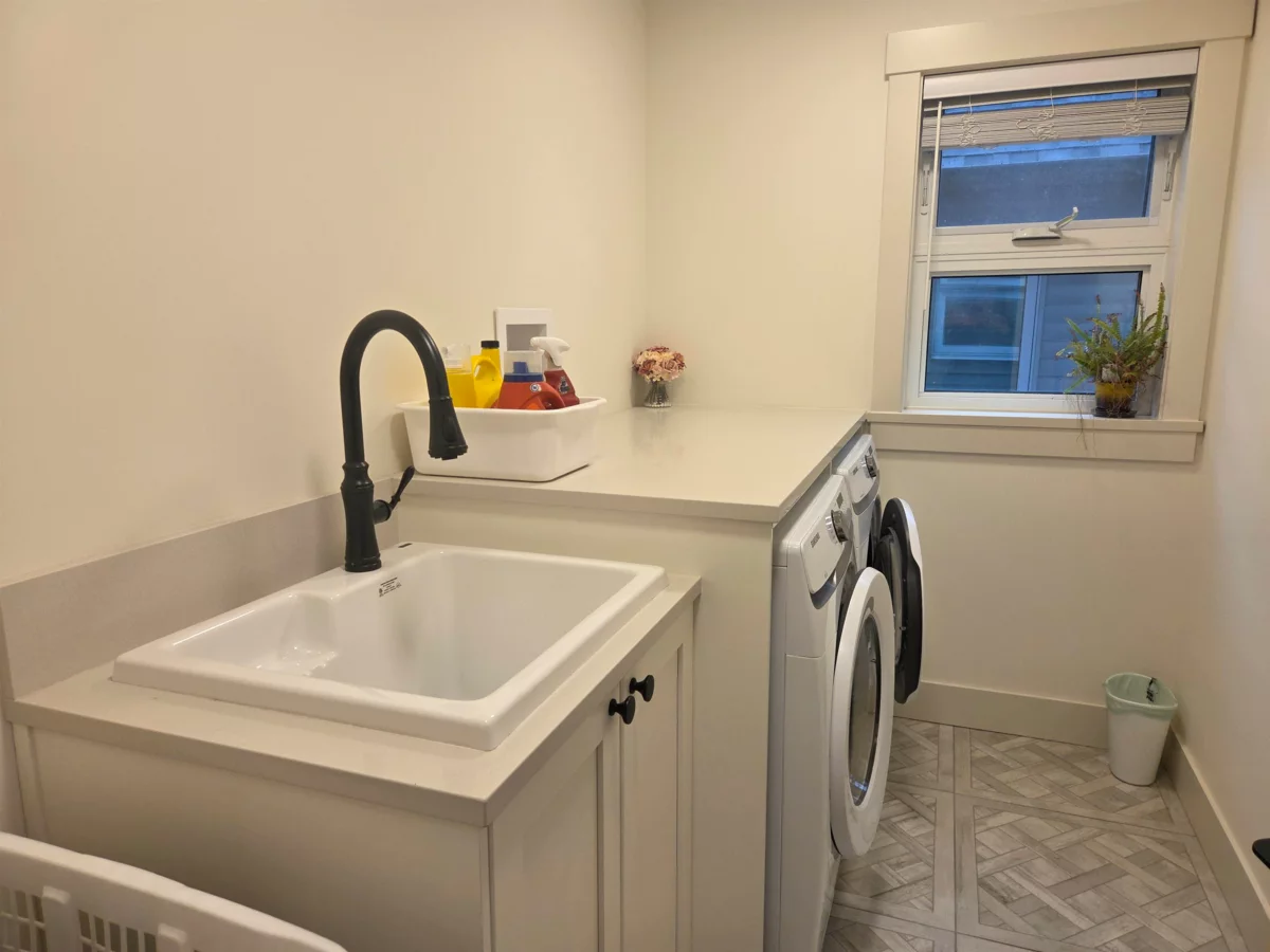 Mudroom Photo of 7477 197 Street, Langley, BC