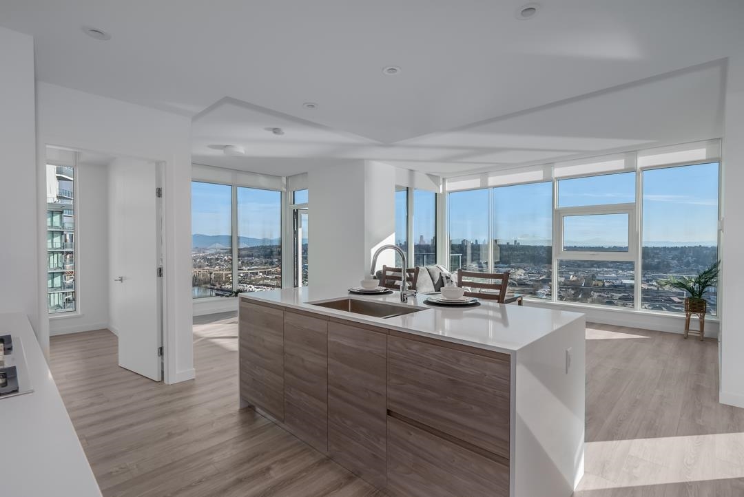 Walk-In Closet Photo of 3907 680 Quayside Drive, New Westminster, BC