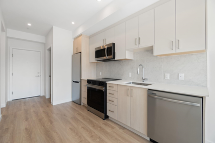 Family Room Photo of W412 13838 108 Avenue, Surrey, BC