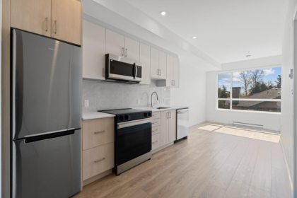 Kitchen Photo of W412 13838 108 Avenue, Surrey, BC