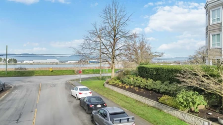 109 5500 Lynas Lane, Richmond, BC