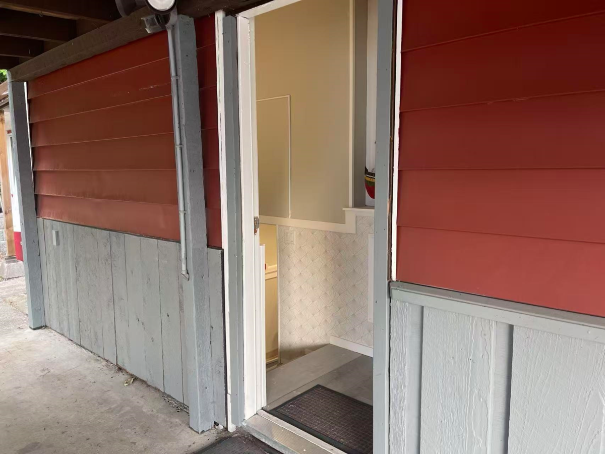 Kitchen Island Photo of 4598 Whitaker Road, Sechelt, BC