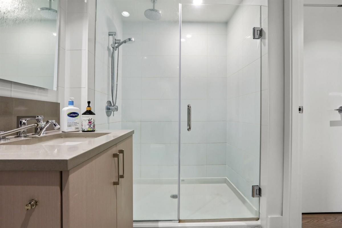 Primary Bathroom Photo of 704 1675 Lions Gate Lane, North Vancouver, BC