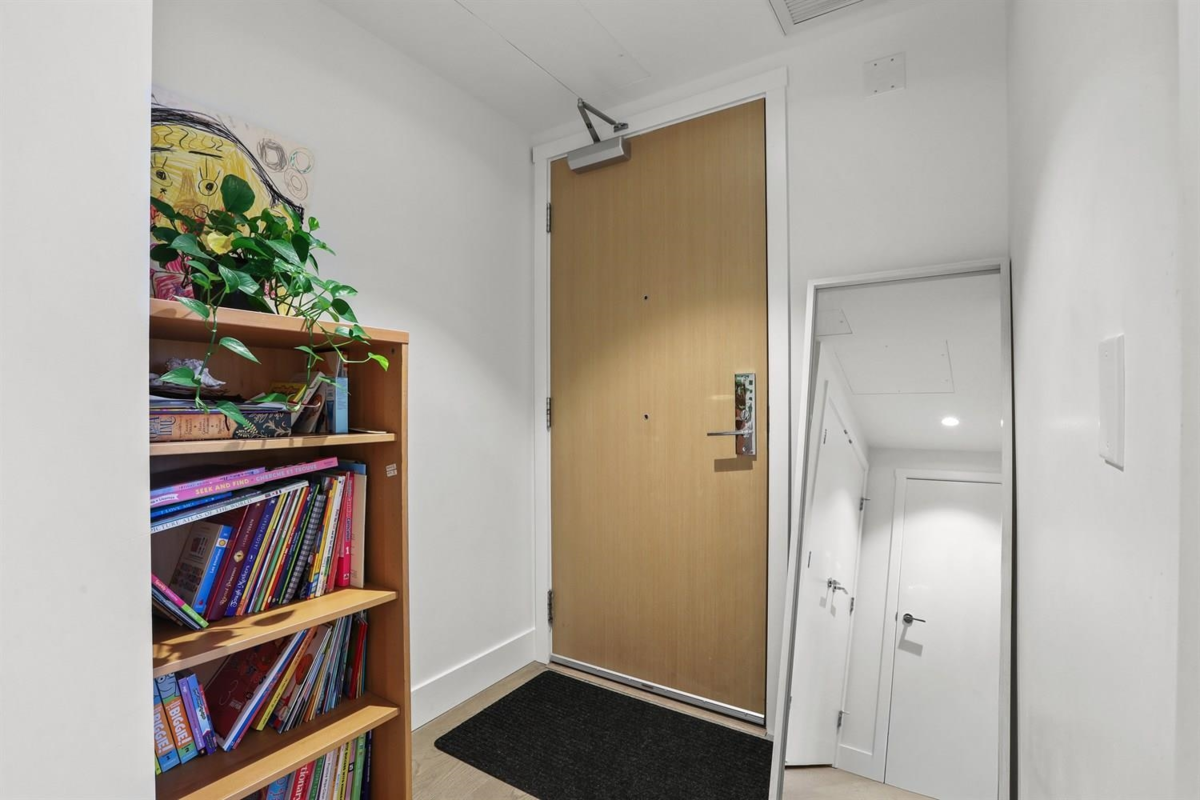 Walk-In Closet Photo of 704 1675 Lions Gate Lane, North Vancouver, BC