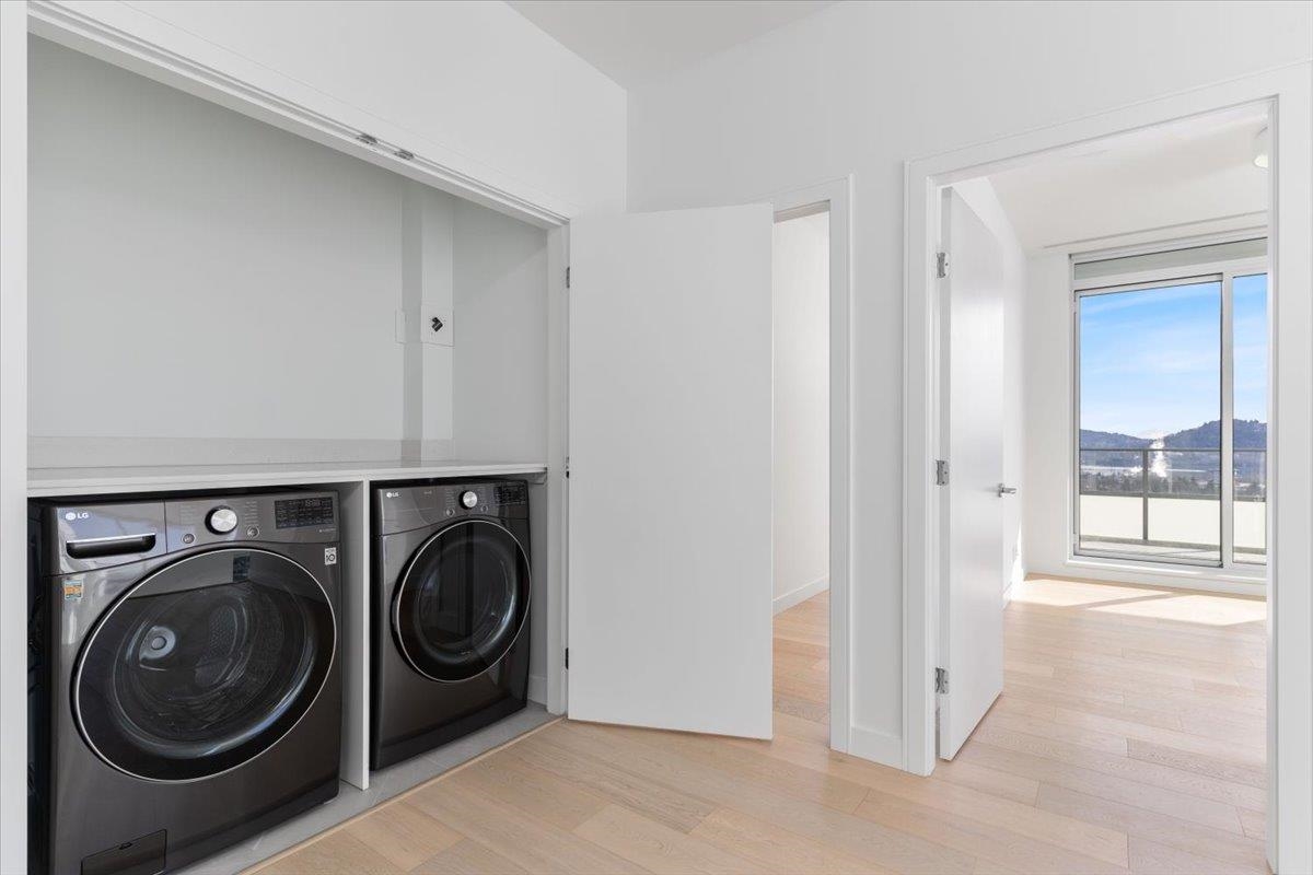 Hallway Photo of 2404 1500 Fern Street, North Vancouver, BC