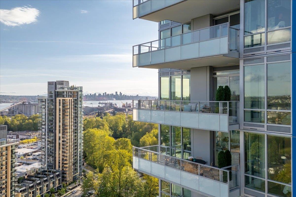 Hot Tub / Spa Photo of 2404 1500 Fern Street, North Vancouver, BC