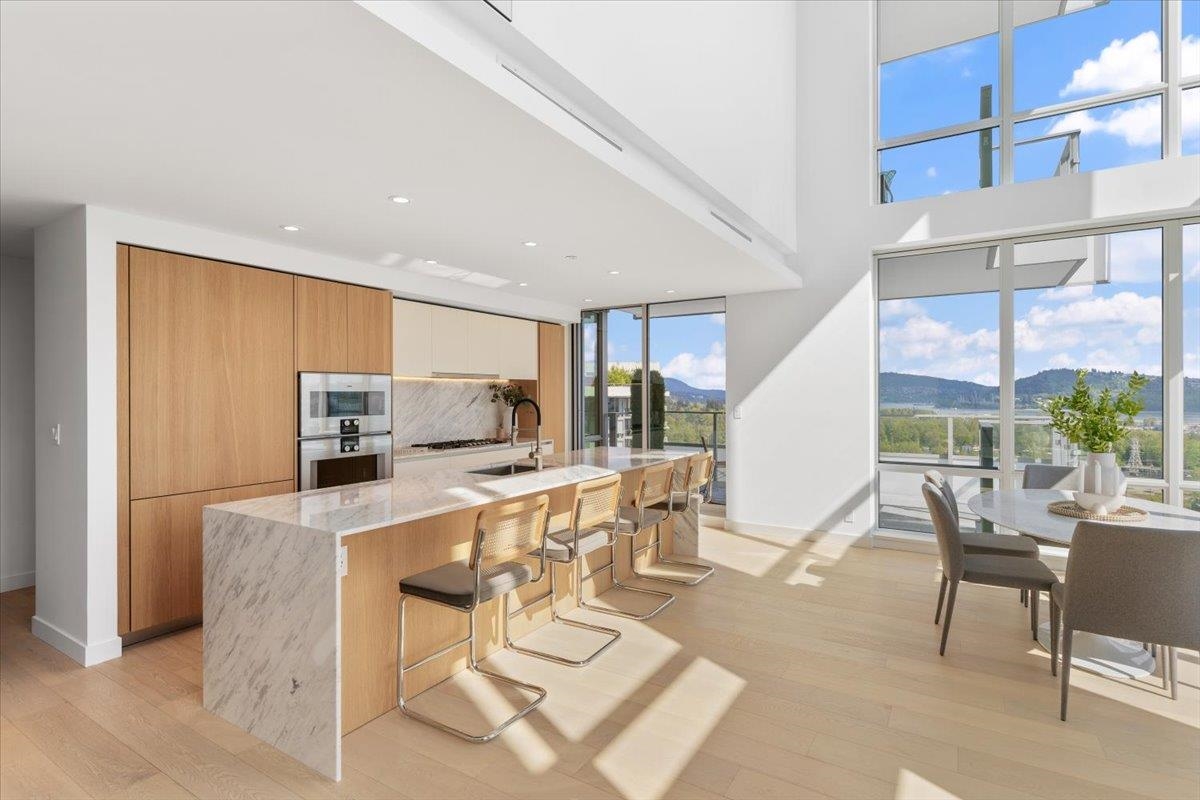 Living Room Photo of 2404 1500 Fern Street, North Vancouver, BC