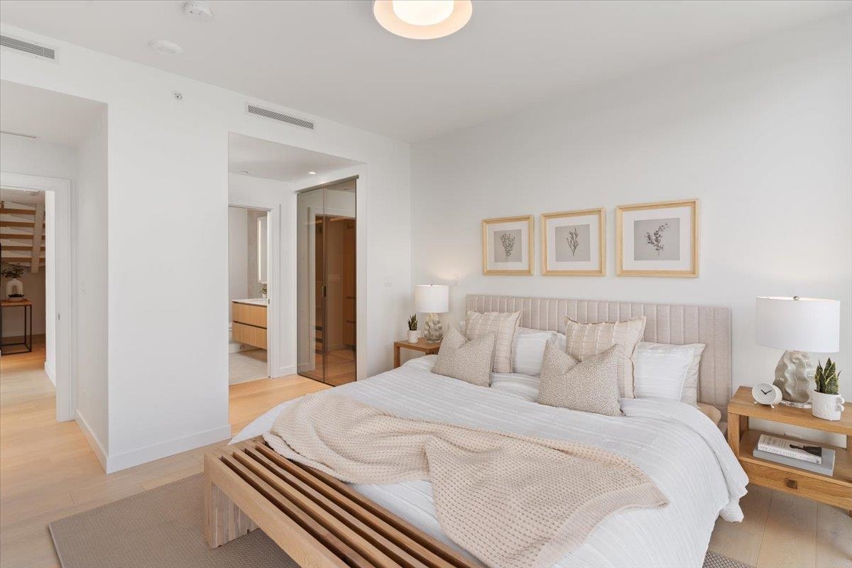 Office / Den Photo of 2404 1500 Fern Street, North Vancouver, BC