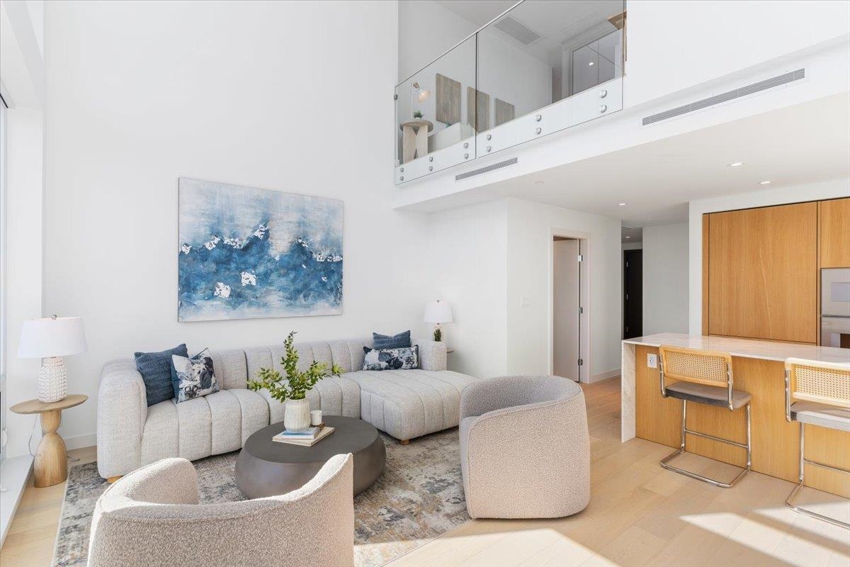 Walk-In Closet Photo of 2404 1500 Fern Street, North Vancouver, BC