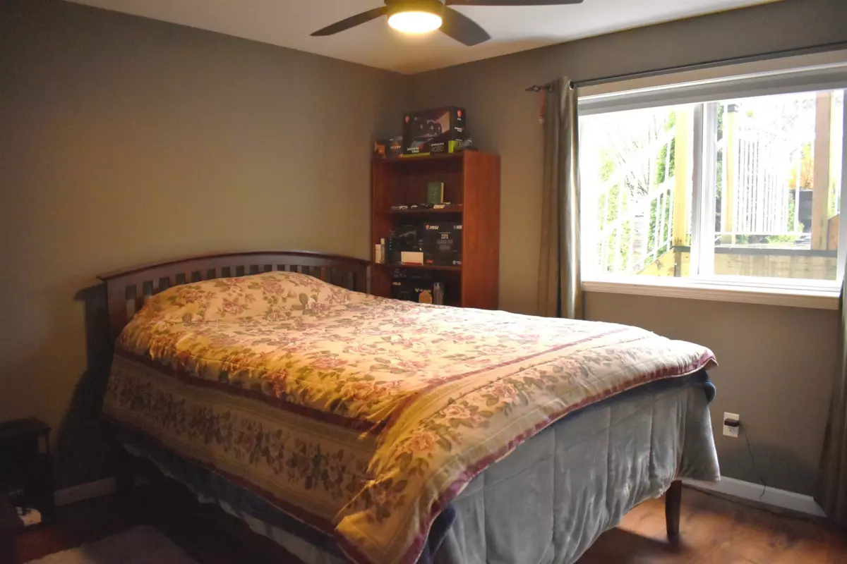 Basement Recreation Room Photo of 32997 Desbrisay Avenue, Mission, BC