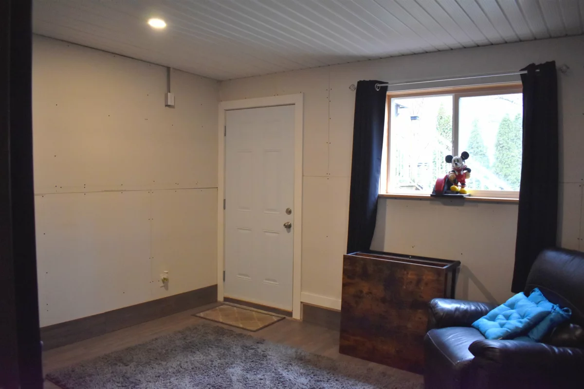 Hallway Photo of 32997 Desbrisay Avenue, Mission, BC