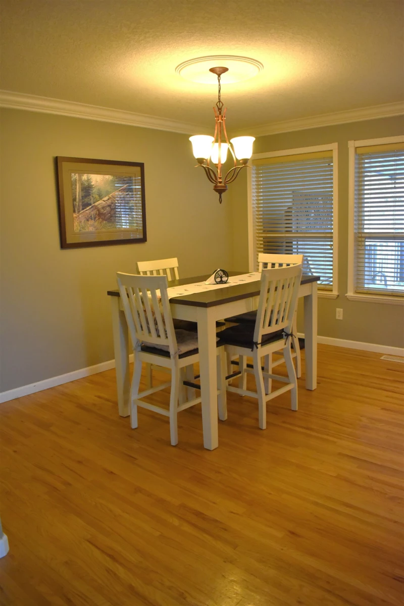 Kitchen Island Photo of 32997 Desbrisay Avenue, Mission, BC