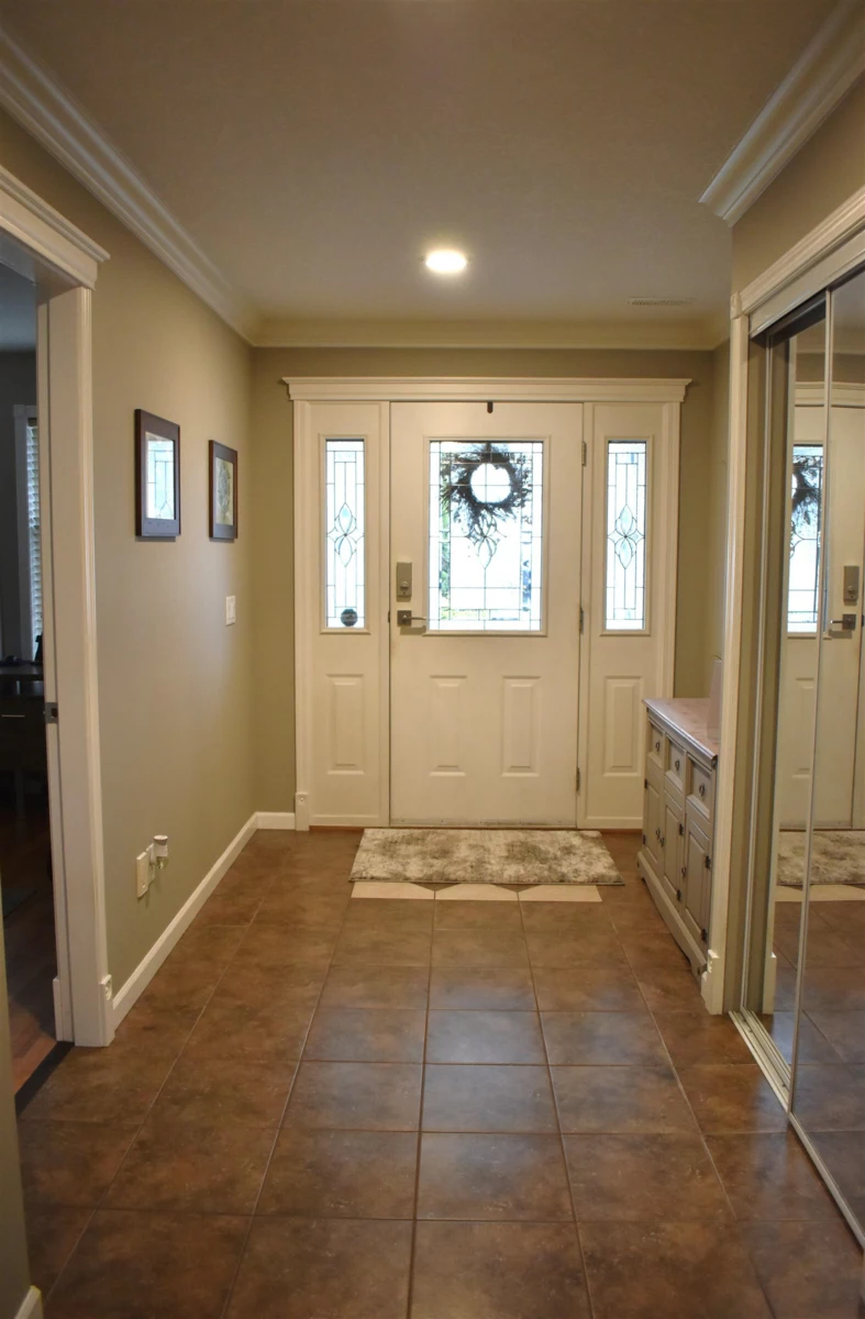Powder Room Photo of 32997 Desbrisay Avenue, Mission, BC