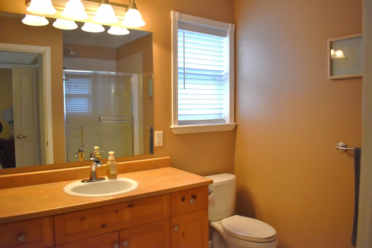 Walk-In Closet Photo of 32997 Desbrisay Avenue, Mission, BC