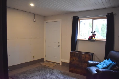 Hallway Photo of 32997 Desbrisay Avenue, Mission, BC
