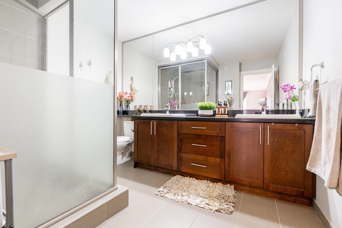 Outdoor Deck Photo of 21123 80 Avenue, Langley, BC