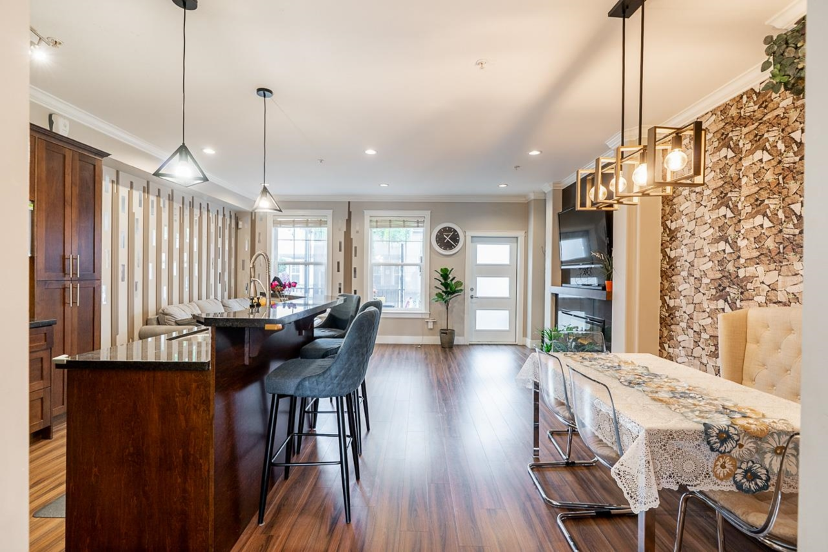Primary Bathroom Photo of 21123 80 Avenue, Langley, BC