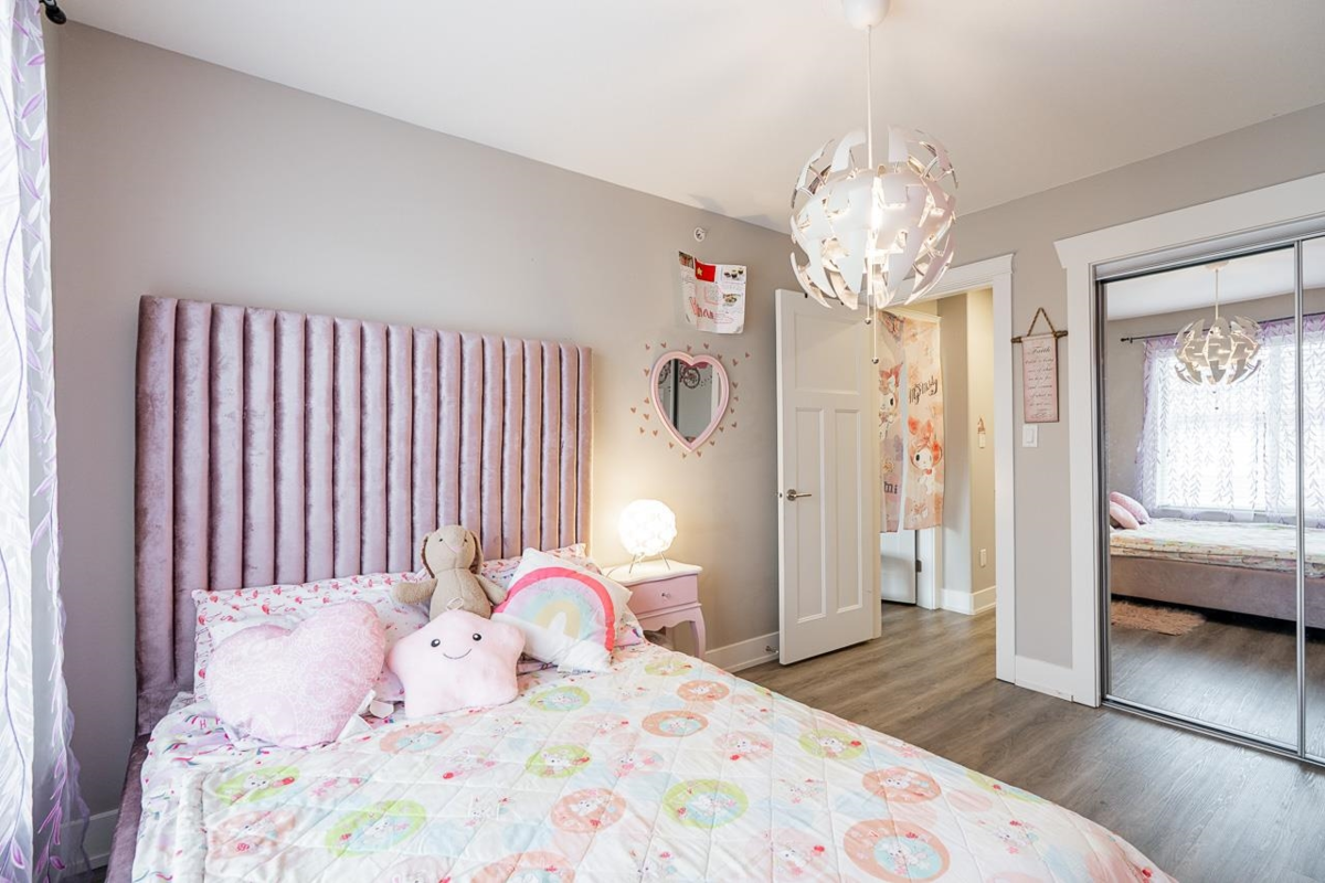 Swimming Pool Photo of 21123 80 Avenue, Langley, BC