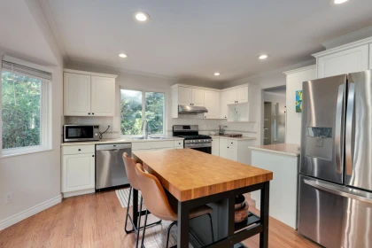 Primary Bedroom Photo of 1400 Riverside Drive, North Vancouver, BC