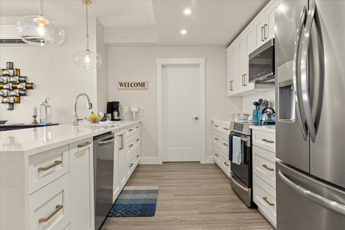 Breakfast Nook Photo of 408 45757 Watson Road, Chilliwack, BC