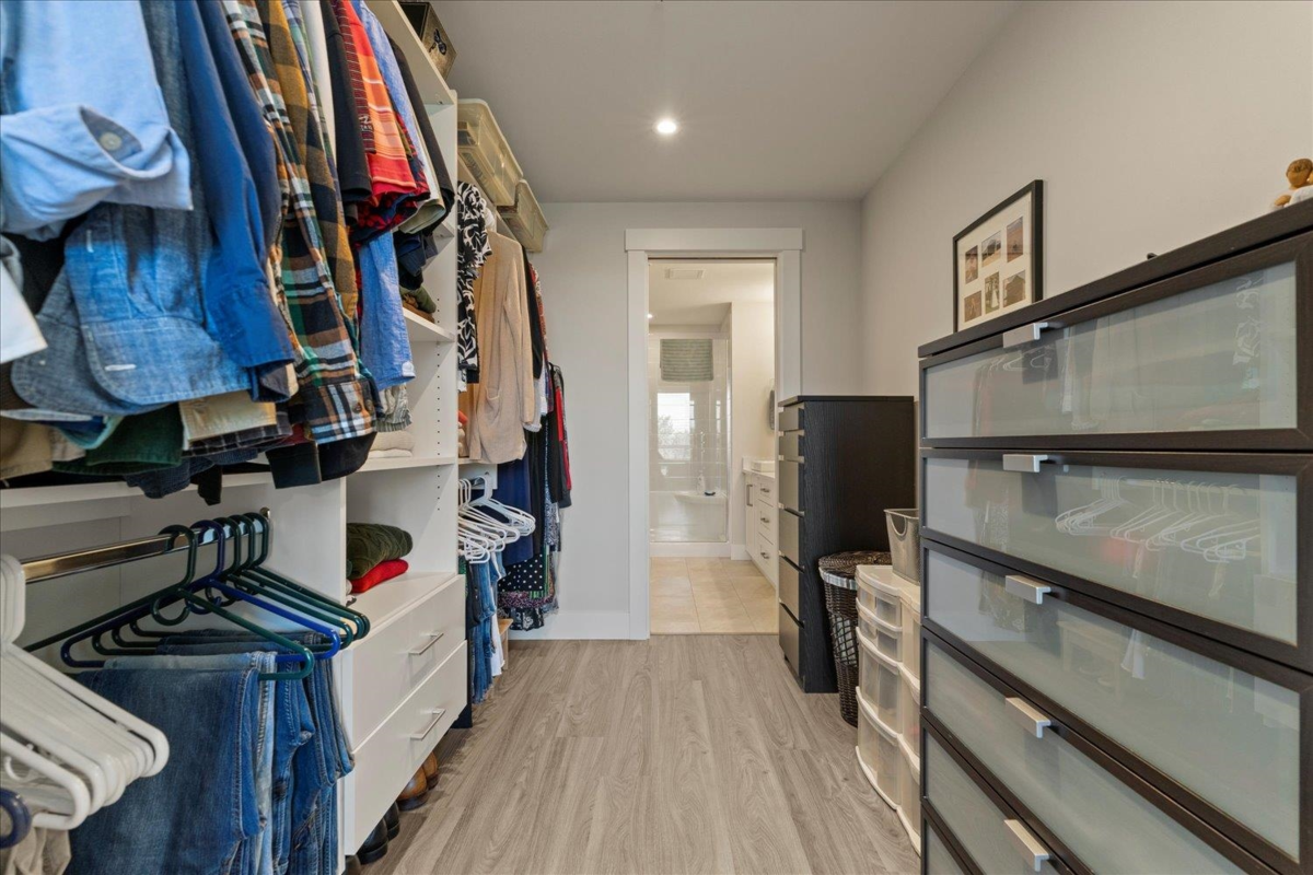 Garage Interior Photo of 408 45757 Watson Road, Chilliwack, BC
