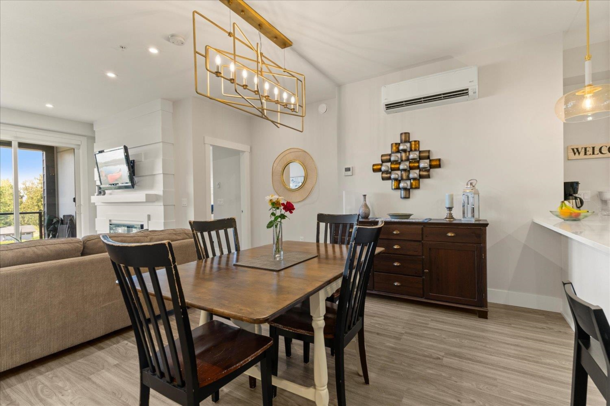 Guest Bathroom Photo of 408 45757 Watson Road, Chilliwack, BC