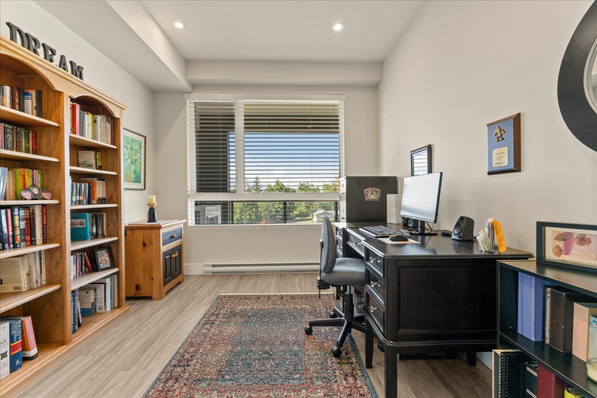 Outdoor Deck Photo of 408 45757 Watson Road, Chilliwack, BC