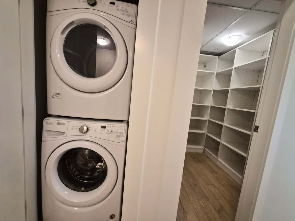 Mudroom Photo of 317 2033 W 10th Avenue, Vancouver, BC