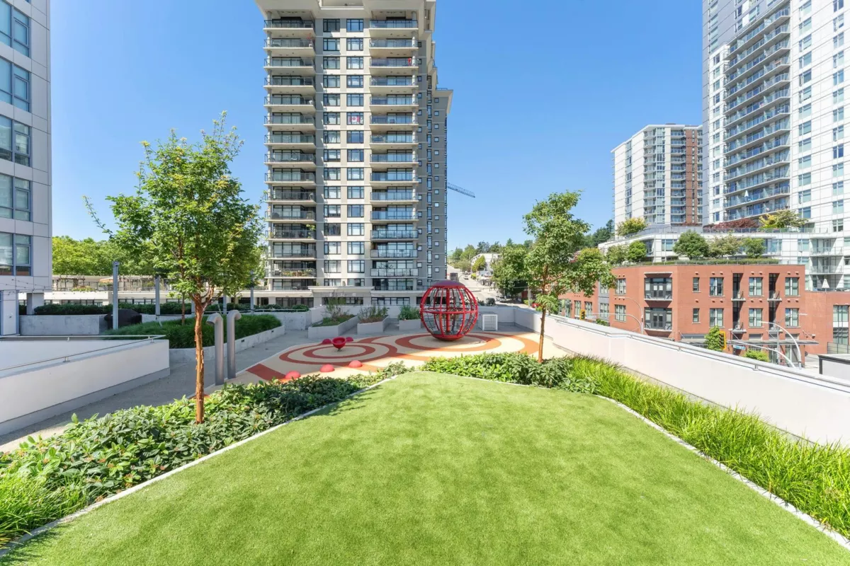 Aerial View of 2501 618 Carnarvon Street, New Westminster, BC