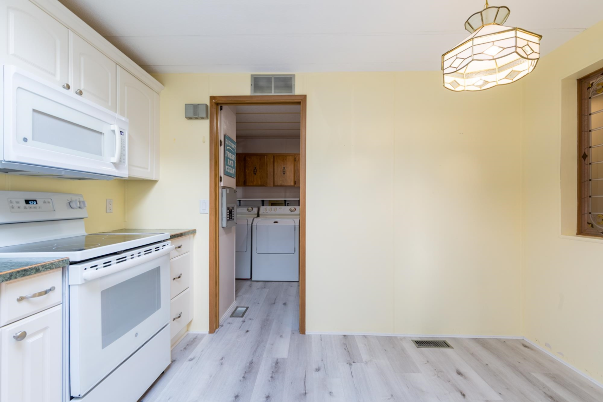 Basement Recreation Room Photo of 107 145 King Edwards Street, Coquitlam, BC