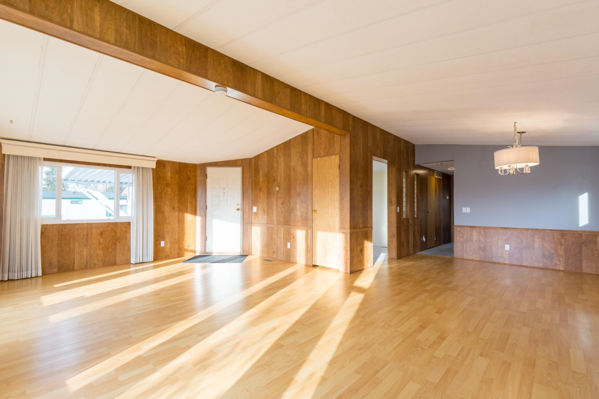 Breakfast Nook Photo of 107 145 King Edwards Street, Coquitlam, BC