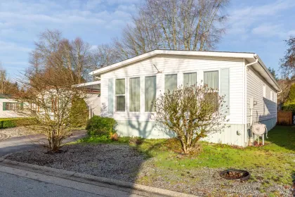 107 145 King Edwards Street, Coquitlam, BC