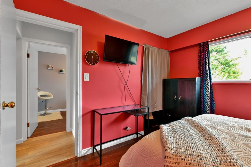 Hallway Photo of 14486 109 Avenue, Surrey, BC