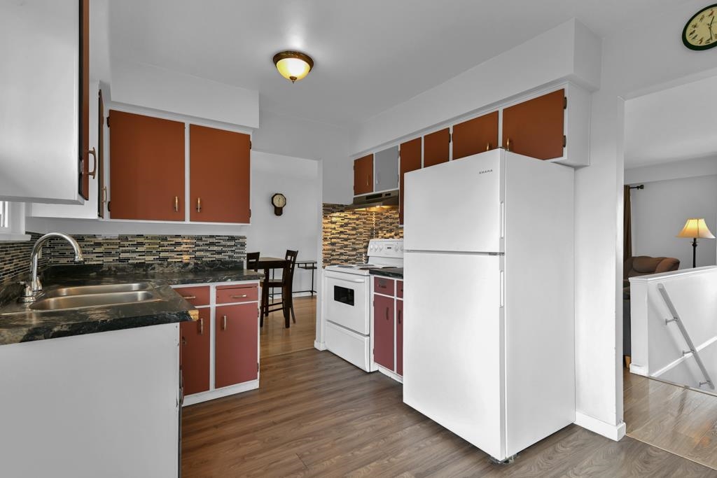 Walk-In Closet Photo of 14486 109 Avenue, Surrey, BC