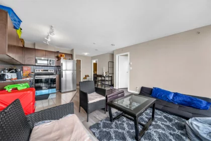Kitchen Island Photo of 3306 13618 100 Avenue, Surrey, BC