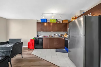 Kitchen Photo of 3306 13618 100 Avenue, Surrey, BC