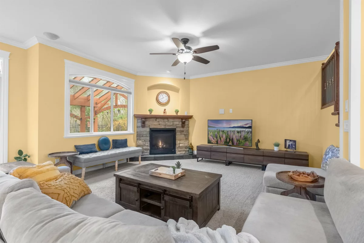 Dining Area Photo of 20 33925 Araki Court, Mission, BC