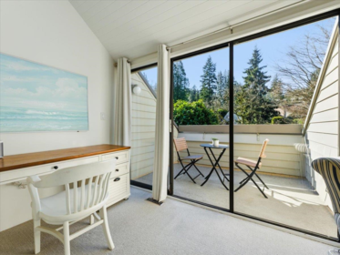 Hallway Photo of 15 4957 Marine Drive, West Vancouver, BC