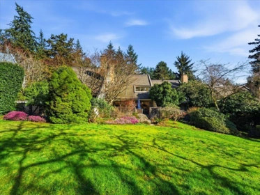 Swimming Pool Photo of 15 4957 Marine Drive, West Vancouver, BC