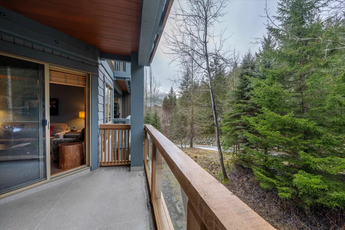 Breakfast Nook Photo of 430D 2036 London Lane, Whistler, BC