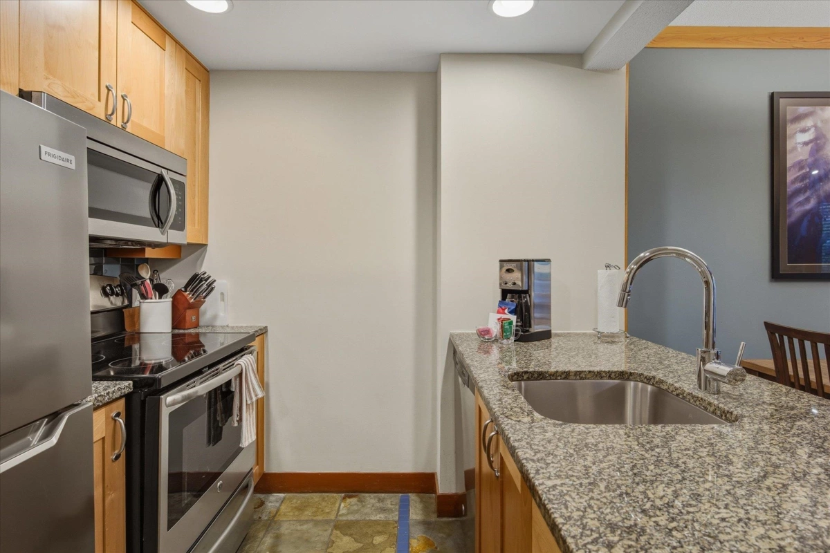 Walk-In Closet Photo of 430D 2036 London Lane, Whistler, BC