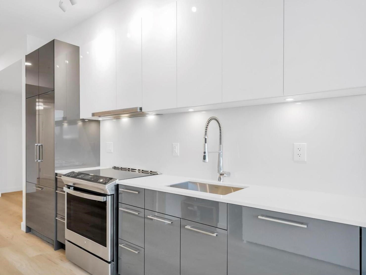 Breakfast Nook Photo of 302 2446 Shaughnessy Street, Coquitlam, BC