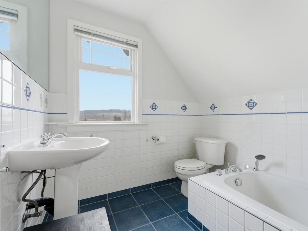 Hallway Photo of 5140 Sperling Avenue, Burnaby, BC