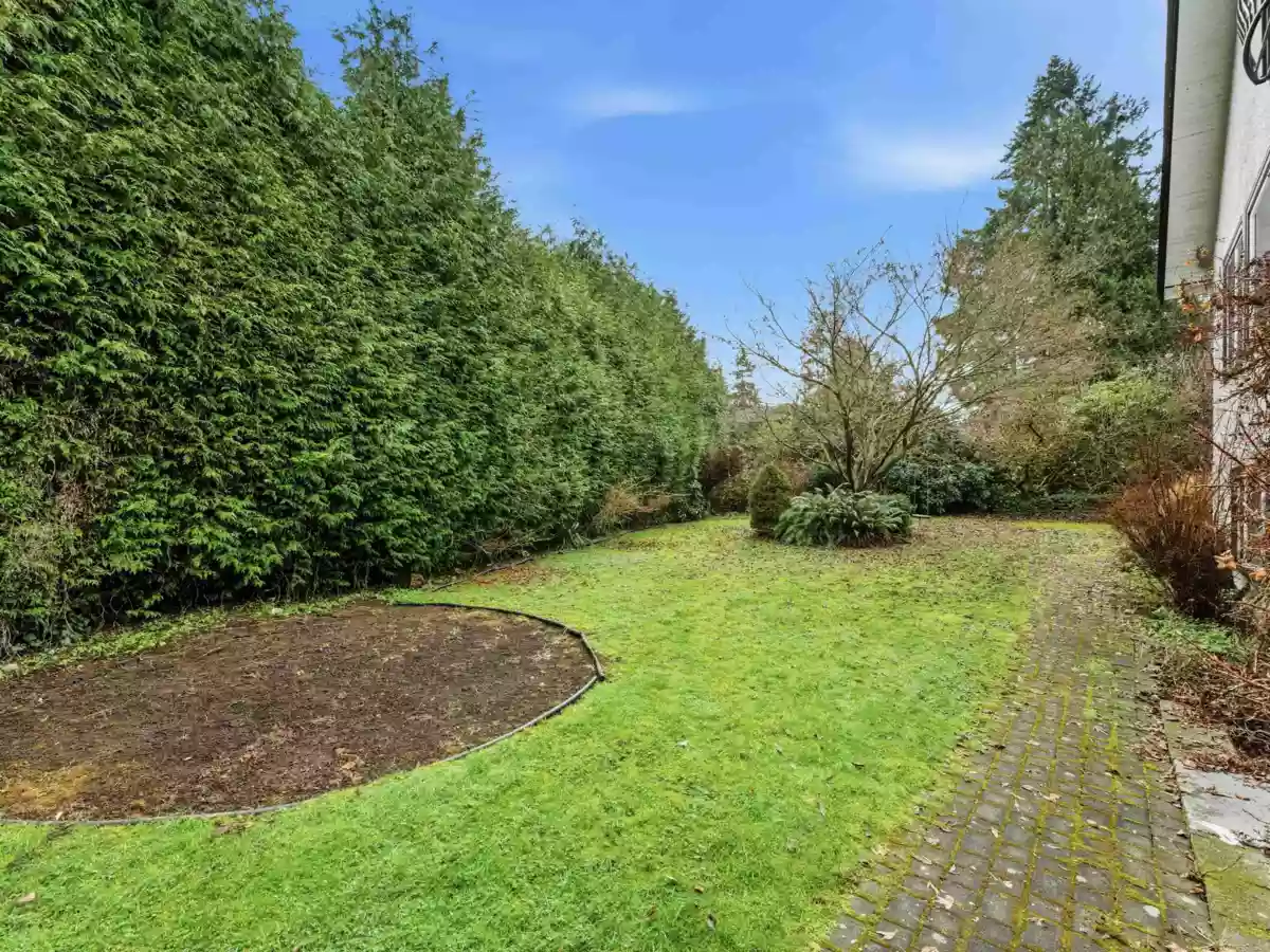 Swimming Pool Photo of 5140 Sperling Avenue, Burnaby, BC