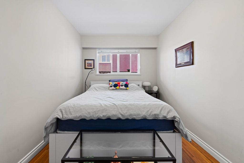 Hallway Photo of 535 Holdom Avenue, Burnaby, BC