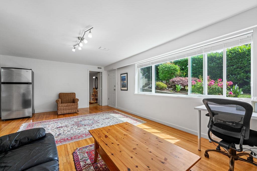 Outdoor Deck Photo of 535 Holdom Avenue, Burnaby, BC