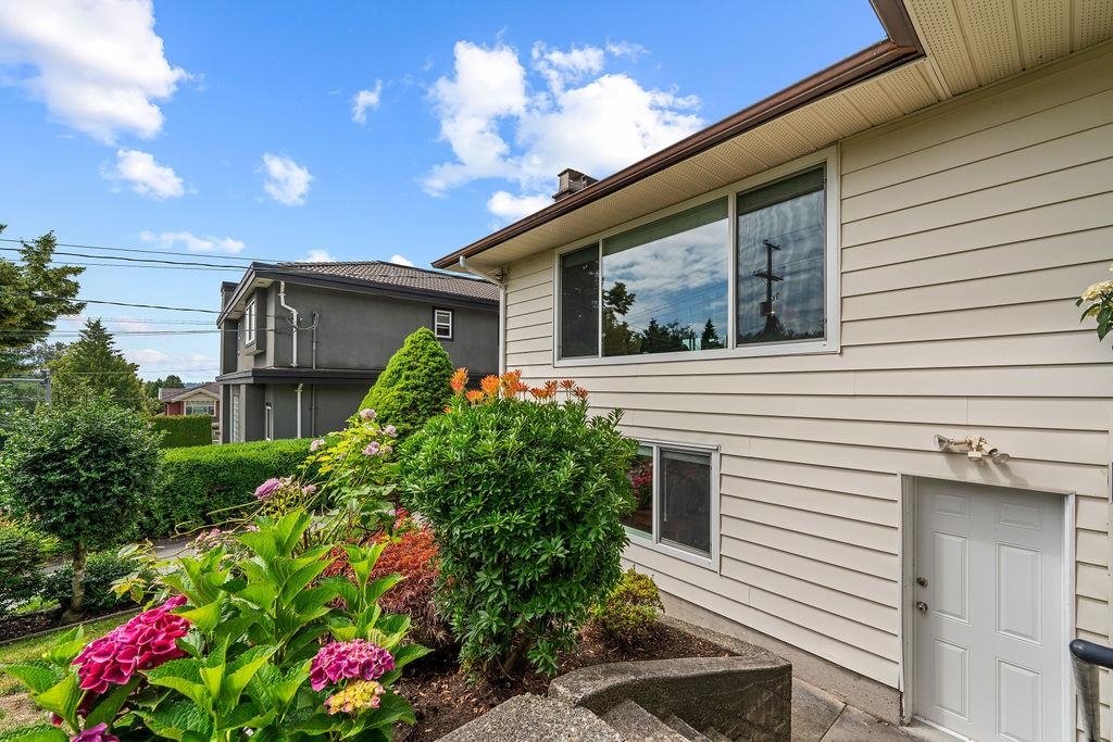 Swimming Pool Photo of 535 Holdom Avenue, Burnaby, BC