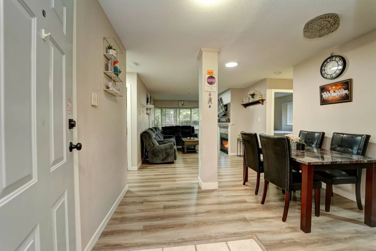 Family Room Photo of 116 2964 Trethewey Street, Abbotsford, BC