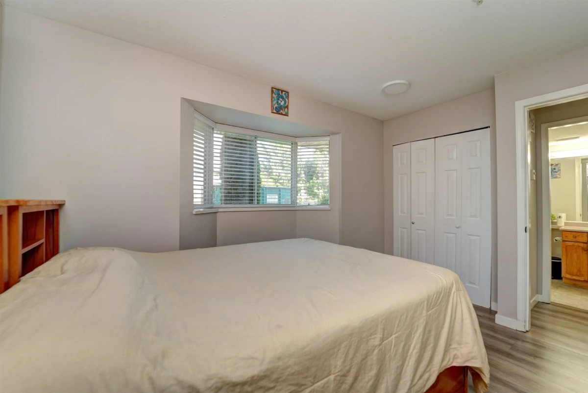 Hallway Photo of 116 2964 Trethewey Street, Abbotsford, BC