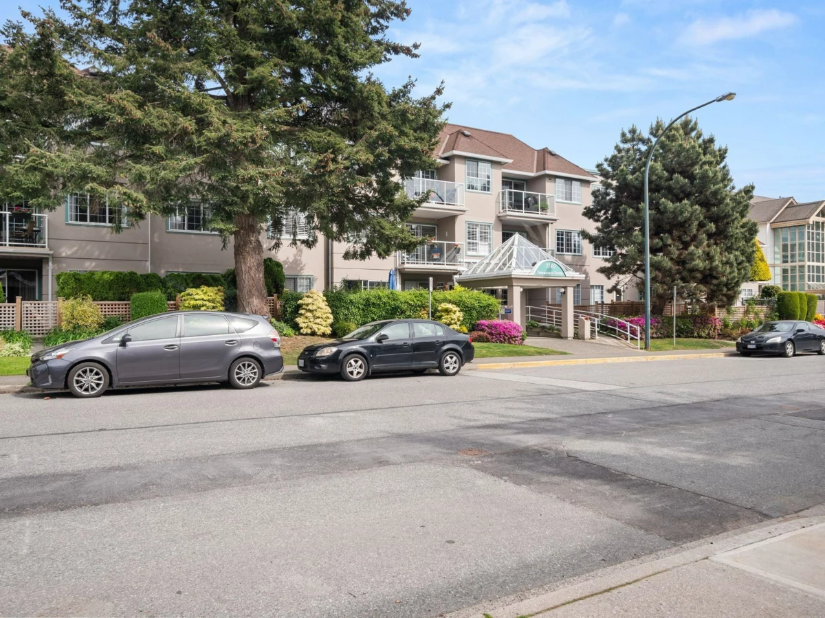 Garden / Landscaping Photo of 204 1140 55 Street, Delta, BC